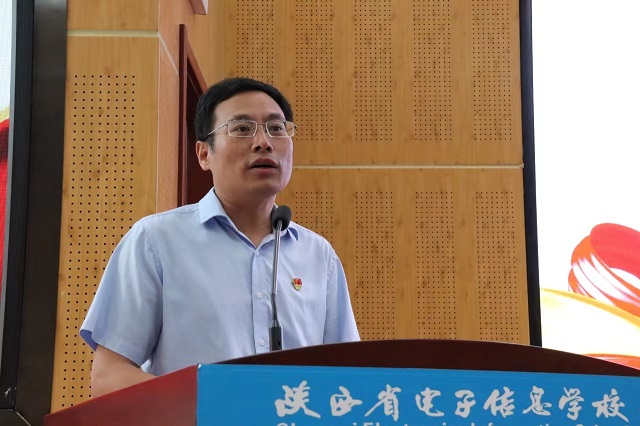 先進(jìn)黨支部代表郭江華發(fā)言.jpg